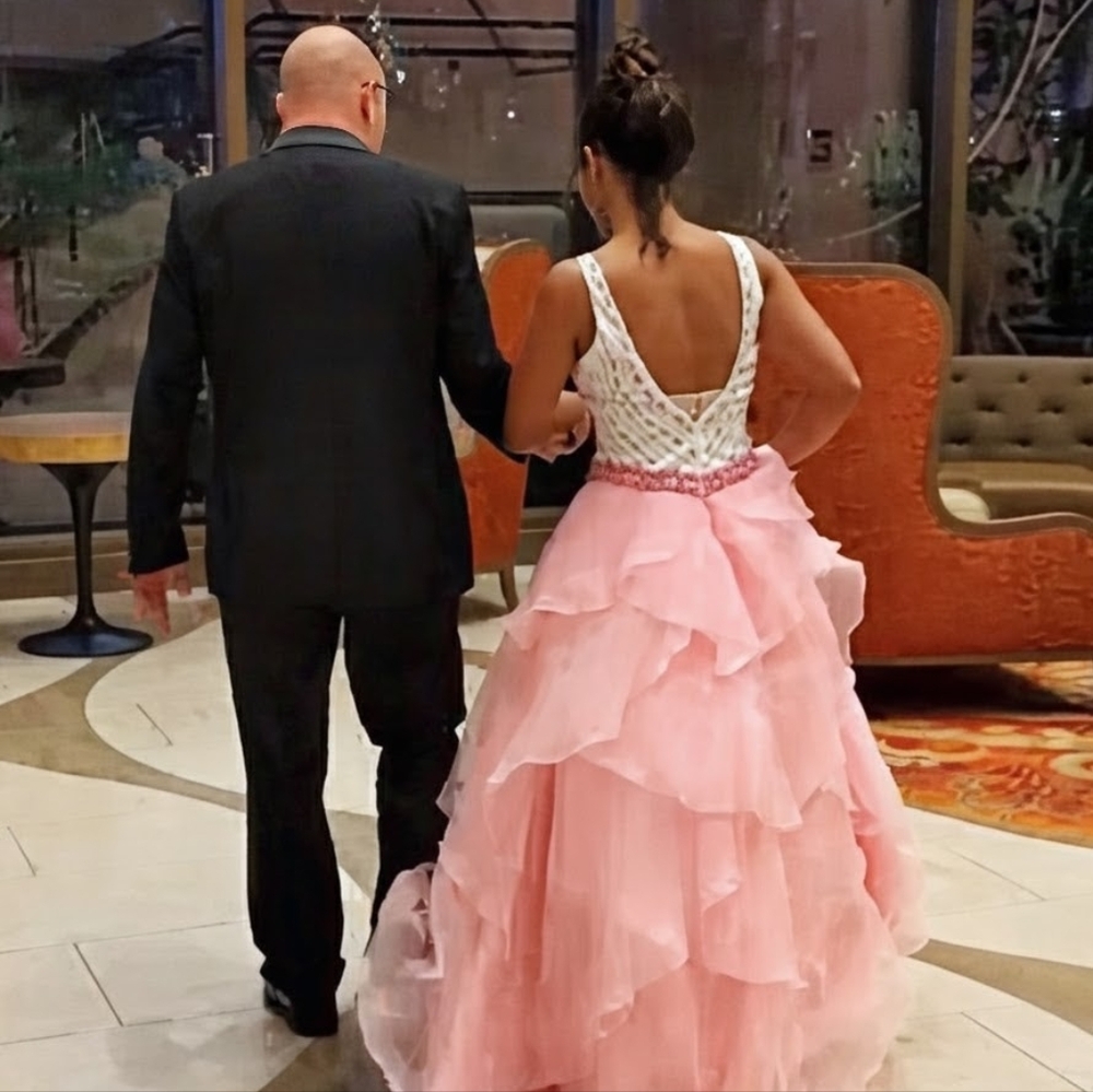 Dress - Picture 3 of 4